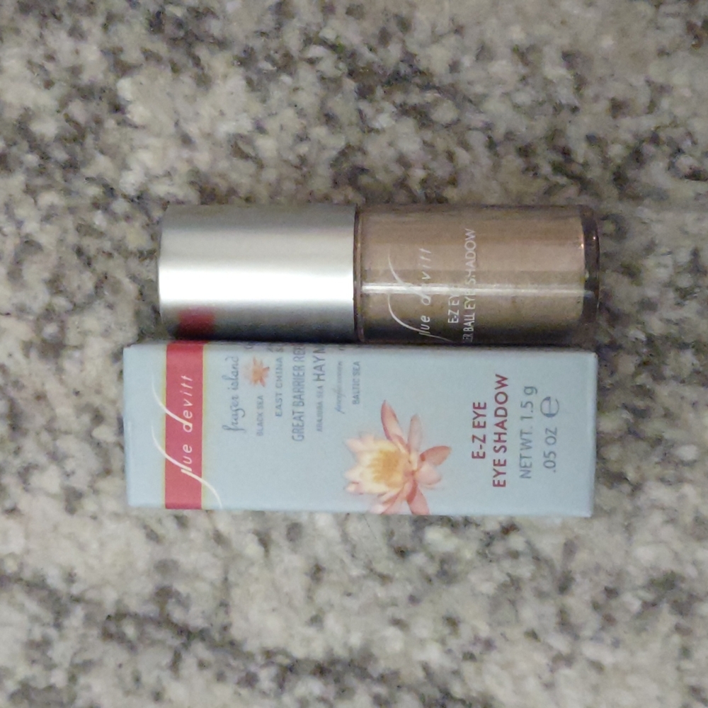 Sue Devitt Rollerball Eyeshadow Kouri